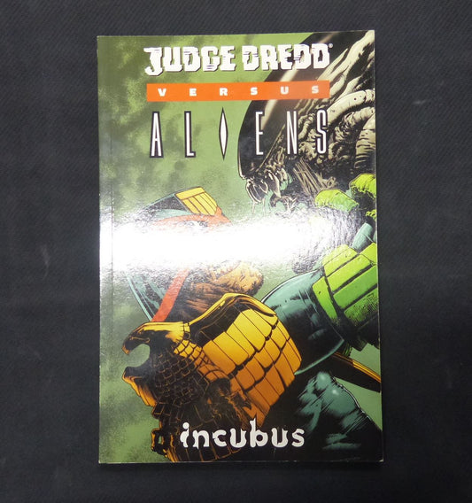 Judge Dredd Versus Aliens: Incubus - Dark Horse Graphic Softback #8M