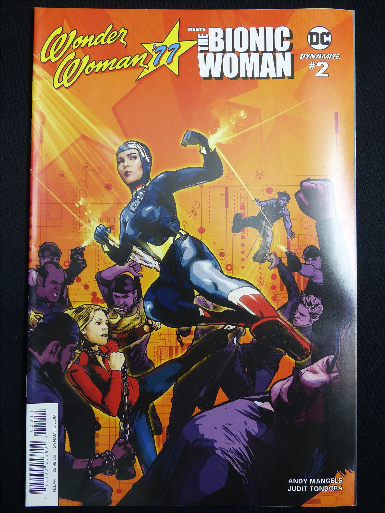 WONDER Woman '77 meets The Bionic Woman #2 - B&B DC Dynamite Comic #2IY