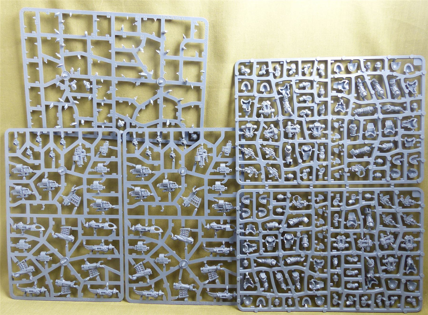 Legionaries in MKII power armour incomplete Sprue - Adeptas Astartes - Warhammer Horus Heresy #1A1