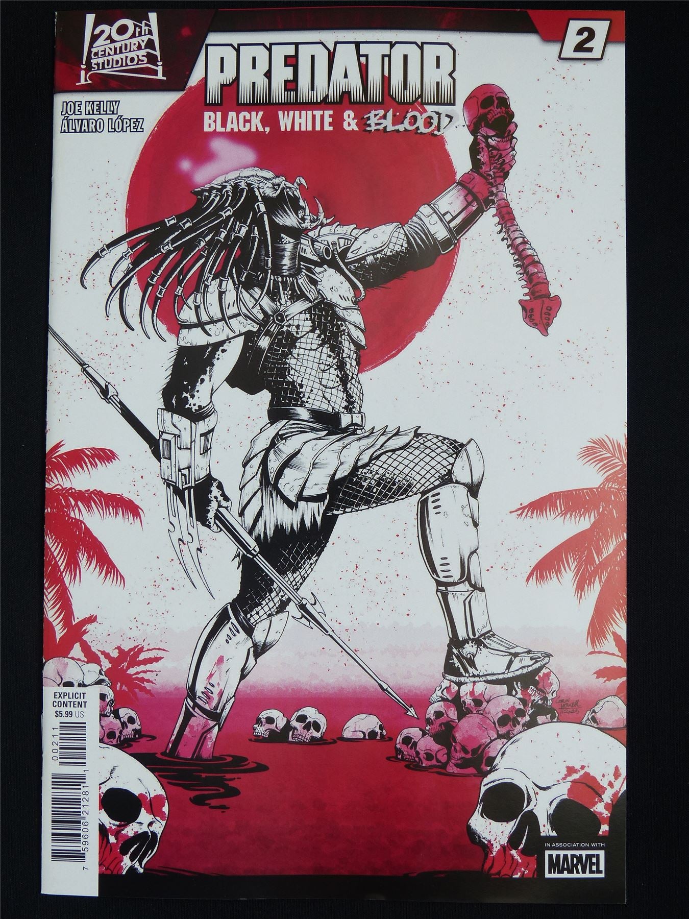 PREDATOR: Black White & Blood #2 - Oct 2025 Marvel Comic #3NI