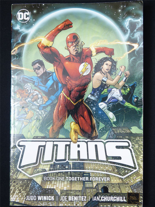 Titans Book One: Together Forever - DC Graphic Softback #425