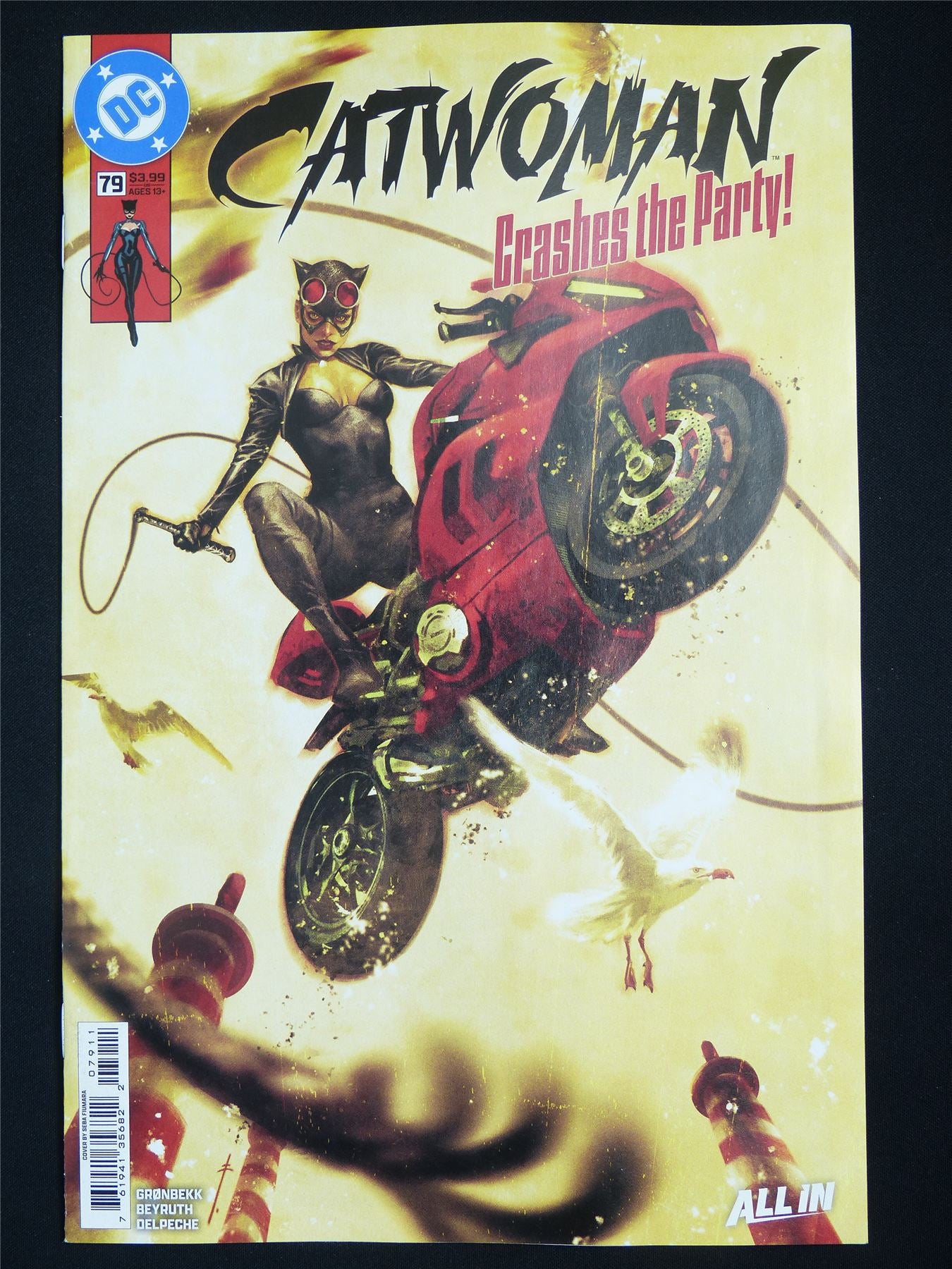 CATWOMAN #79 - Nov 2025 DC Comic #4GS