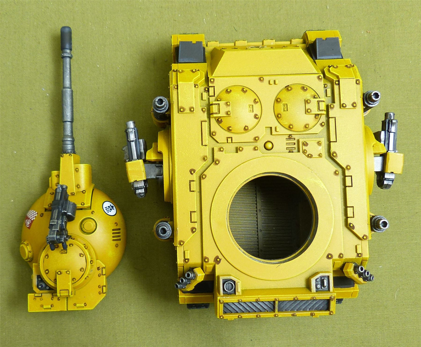 Deimos Pattern Predator Battle Tank painted - Imperial Fists - Warhammer Horus Heresy #2N4