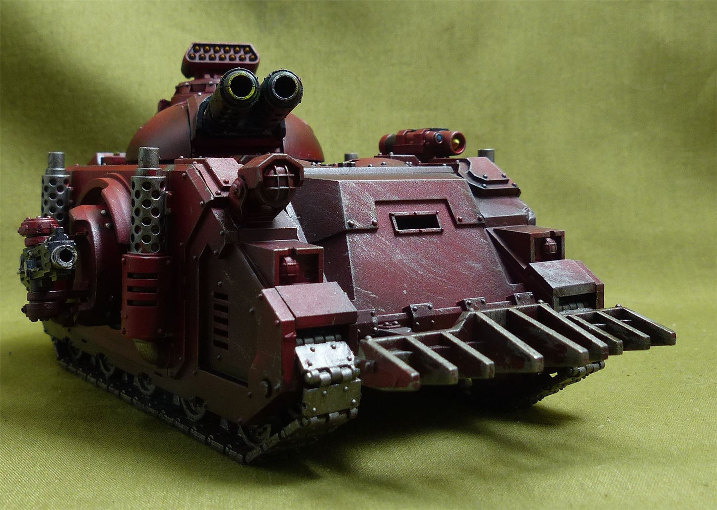 Deimos Pattern Predator Support Tank
 painted - Blood Angels - Warhammer Horus Heresy #3YO