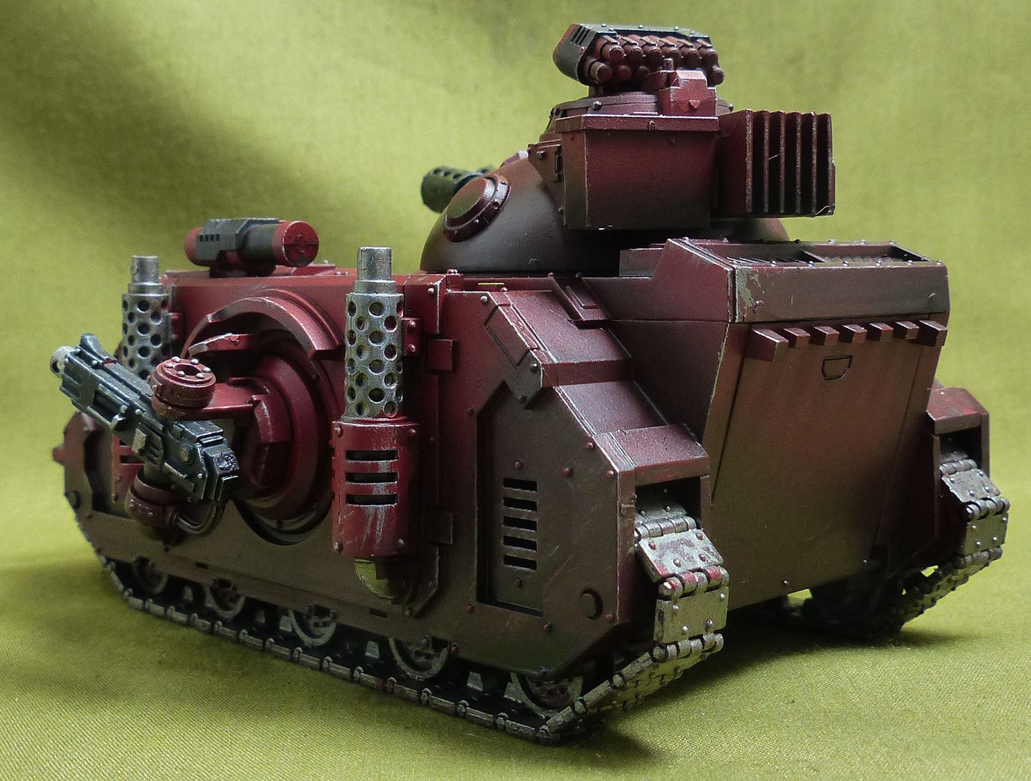 Deimos Pattern Predator Support Tank
 painted - Blood Angels - Warhammer Horus Heresy #3YO