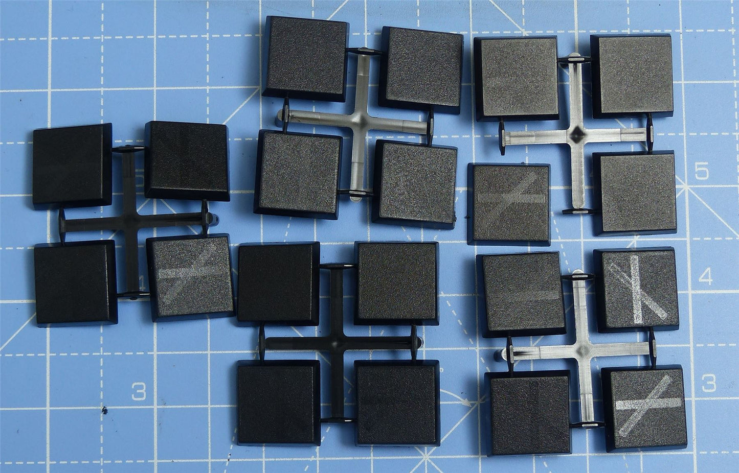 20mm Square bases et of 20 complete Sprue - Warhammer 40K #YQ