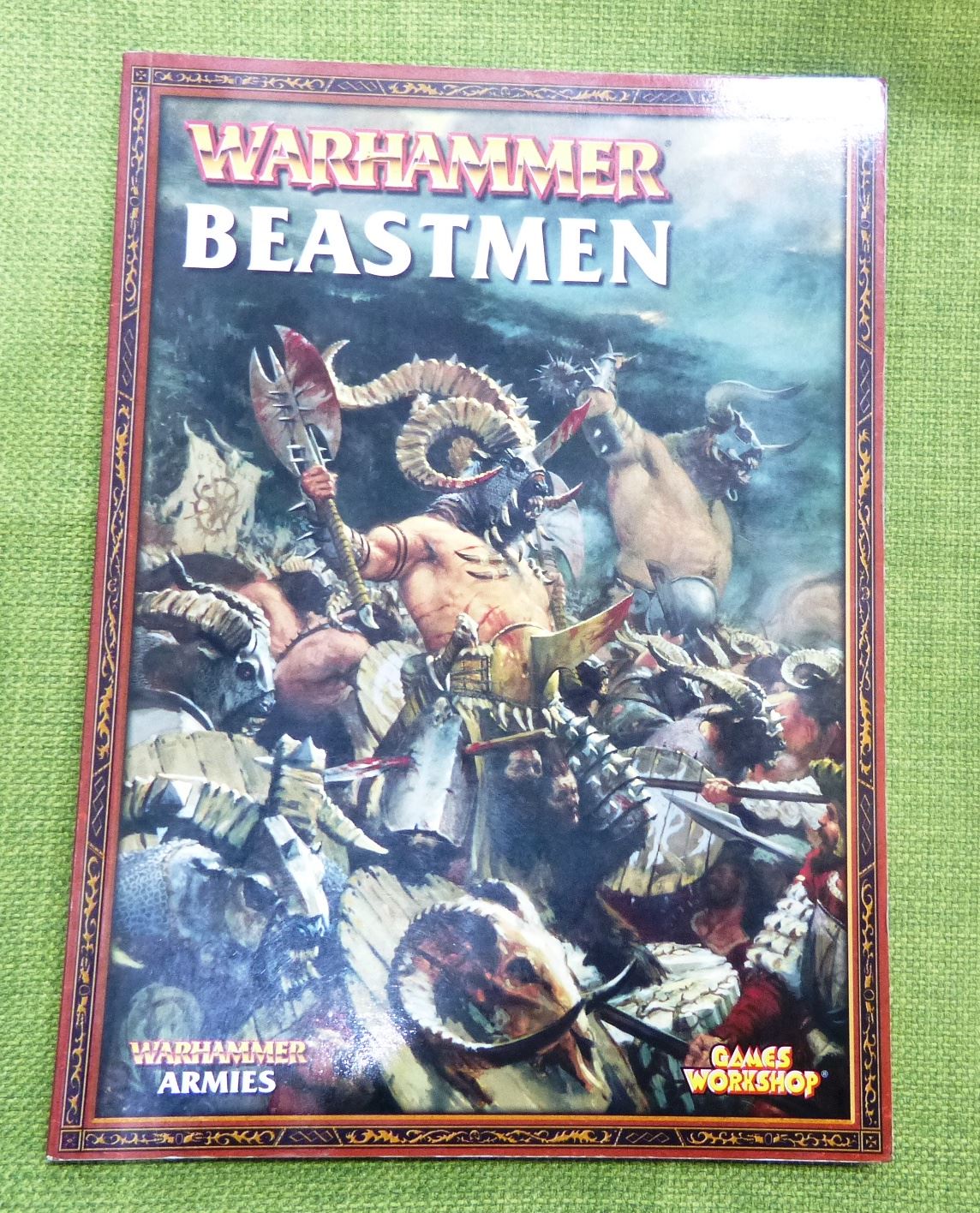 Warhammer Beastmen 2009 Softback Book - Warhammer AoS 40k #9B
