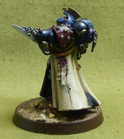 Lieutenant with Storm Shield painted - Space Marines - Warhammer 40K #1BH