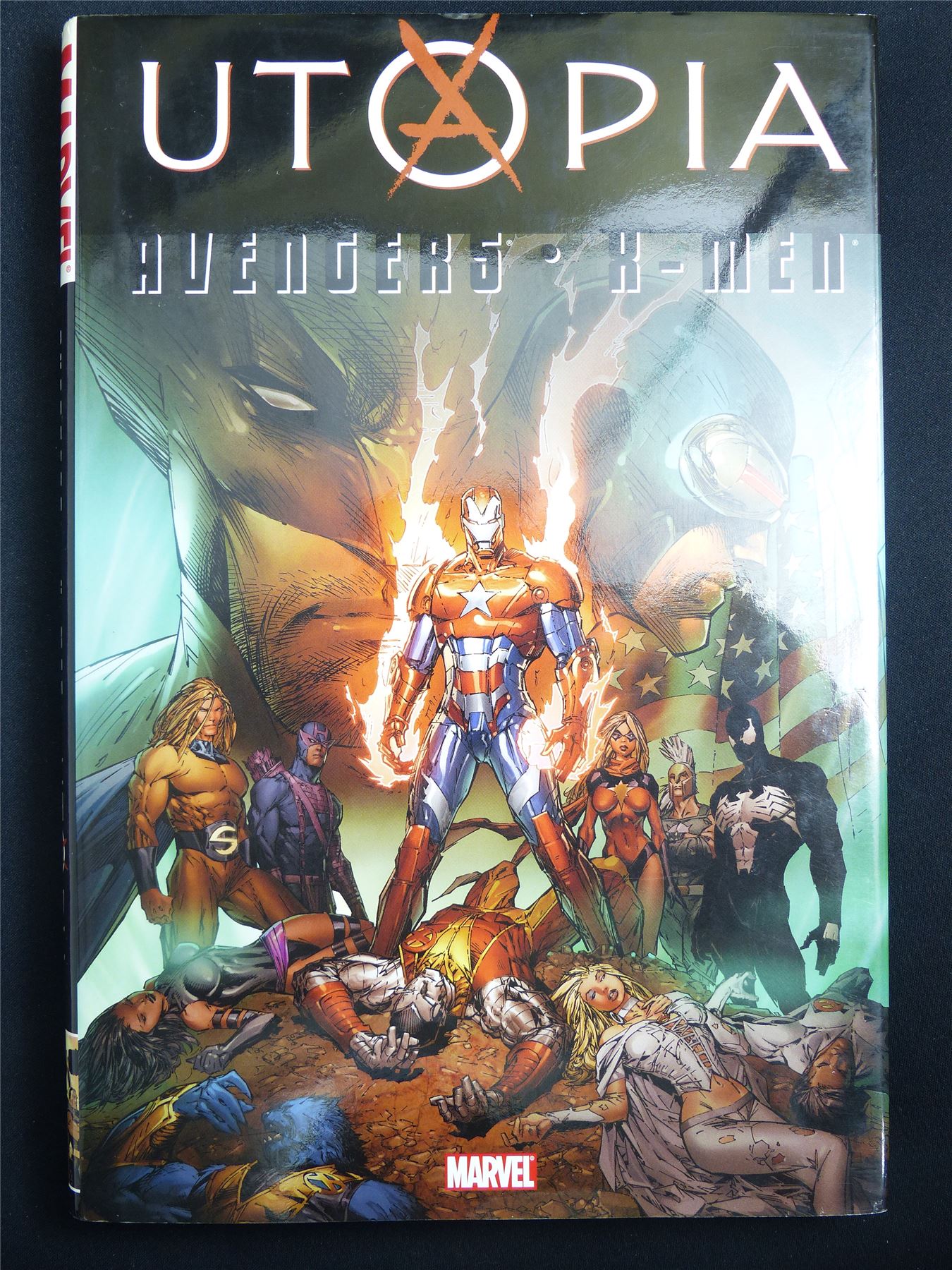 Utopia: Avengers / X-Men - Marvel Graphic Hardback #28Q