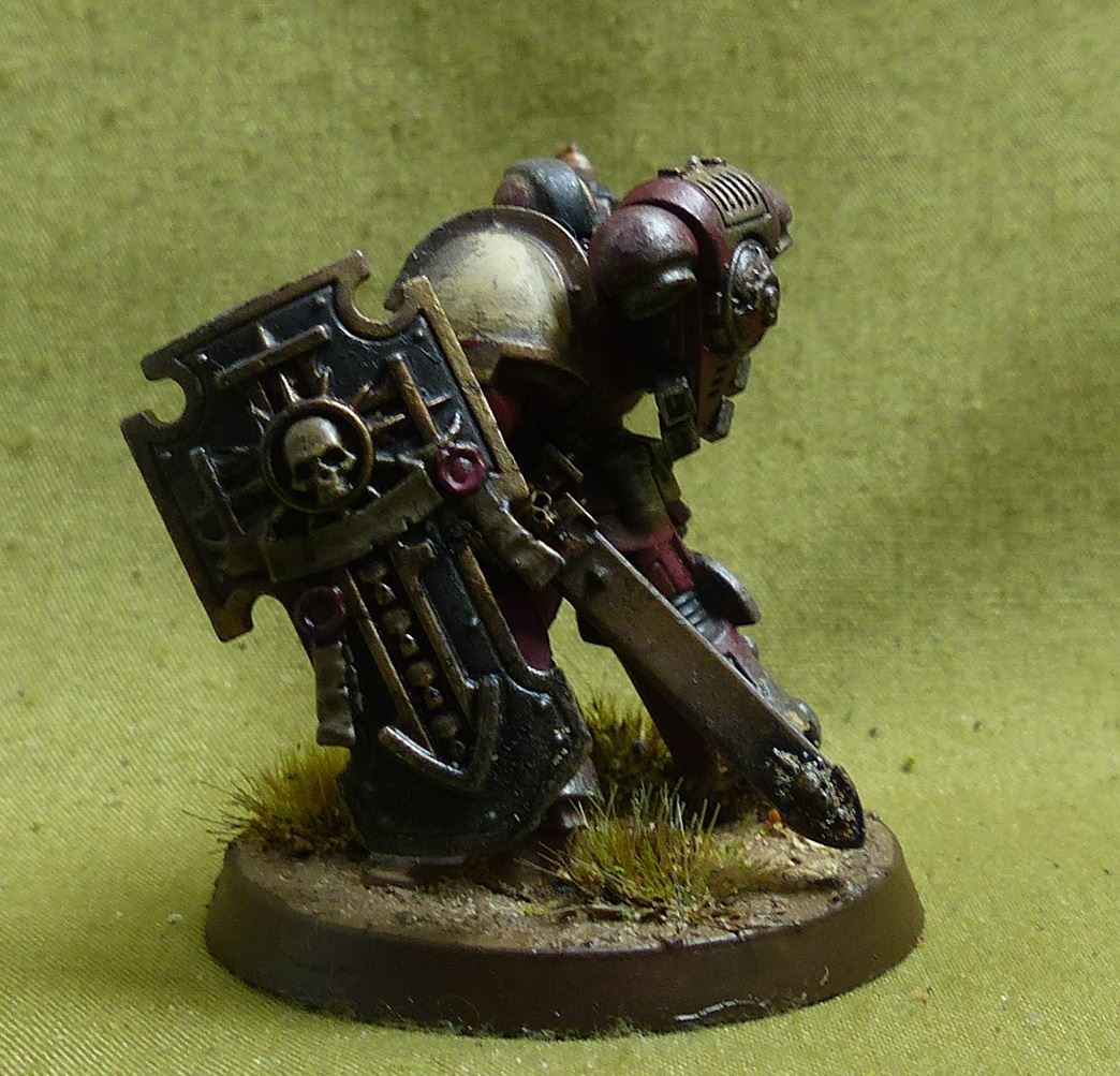 Lieutenant with Storm Shield painted - Space Marines - Warhammer 40K #1BG