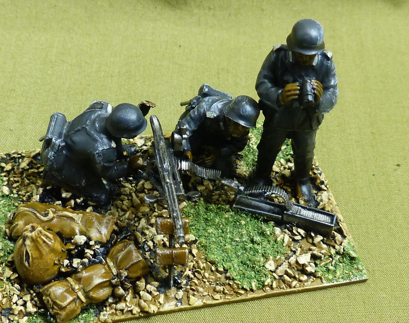 German Machine Gun Troop painted 1/35 scale - WW2 Model #177