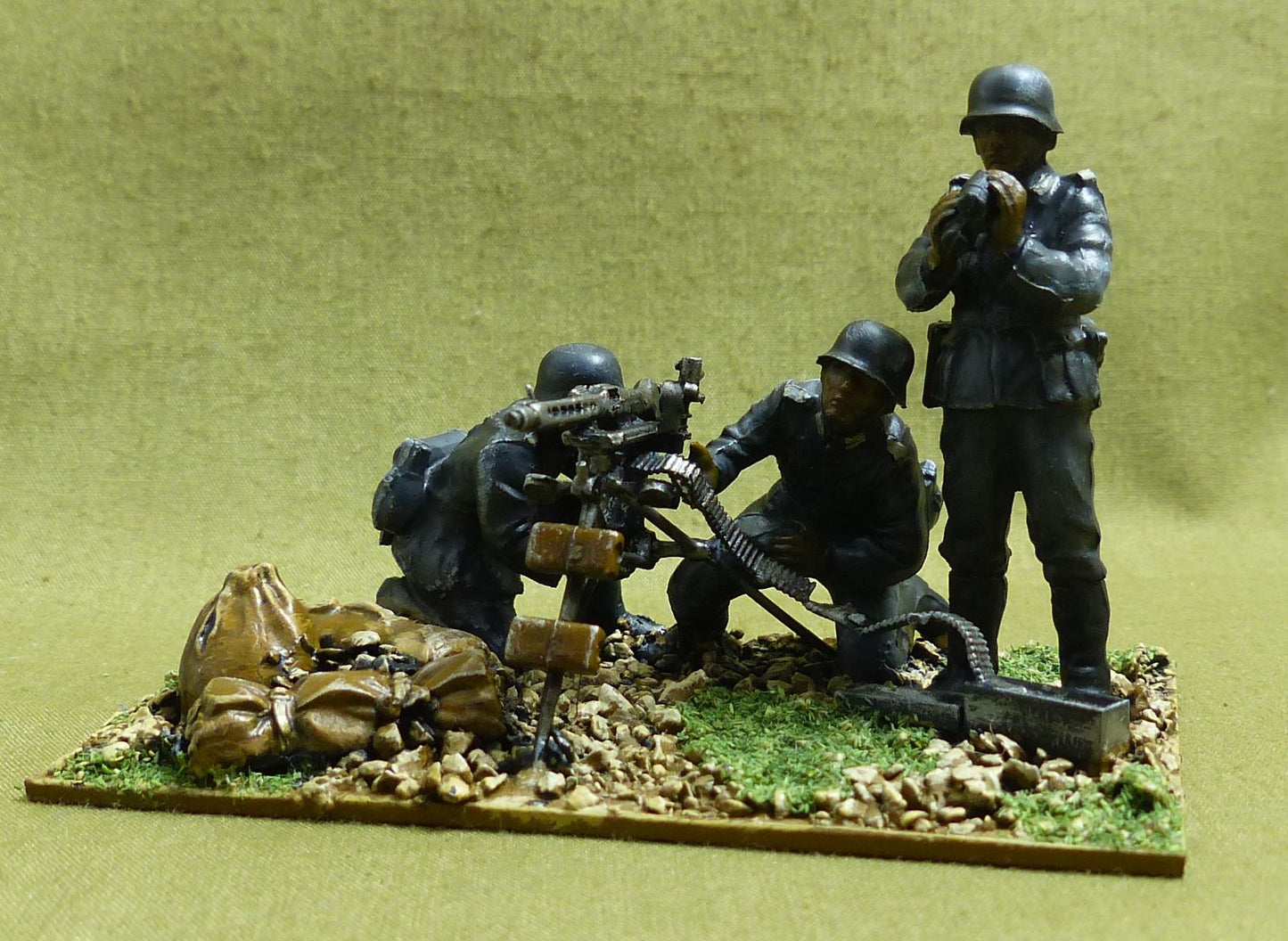 German Machine Gun Troop painted 1/35 scale - WW2 Model #177