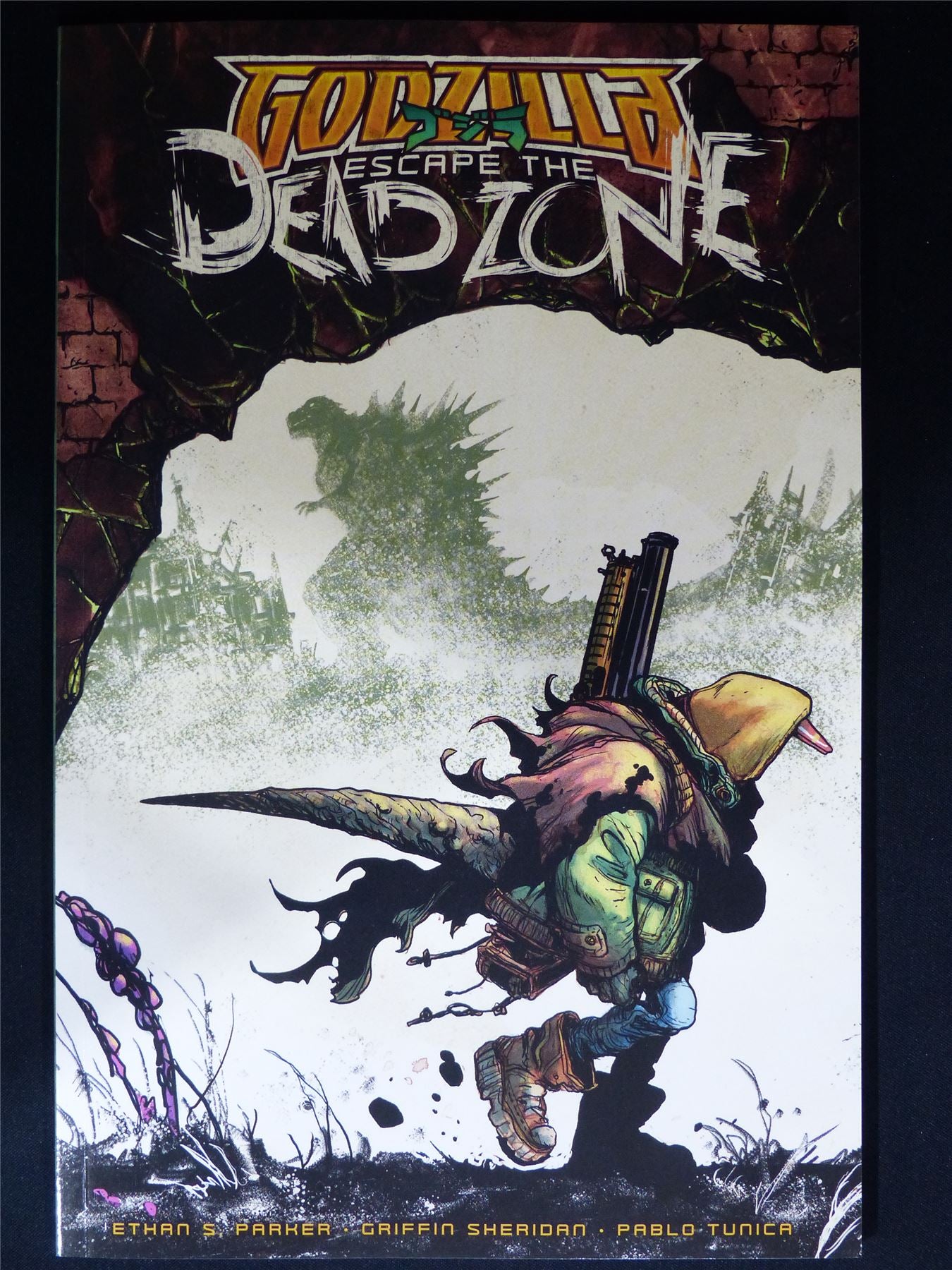 Godzilla: Escape the Deadzone - ID Graphic Softback #1MV