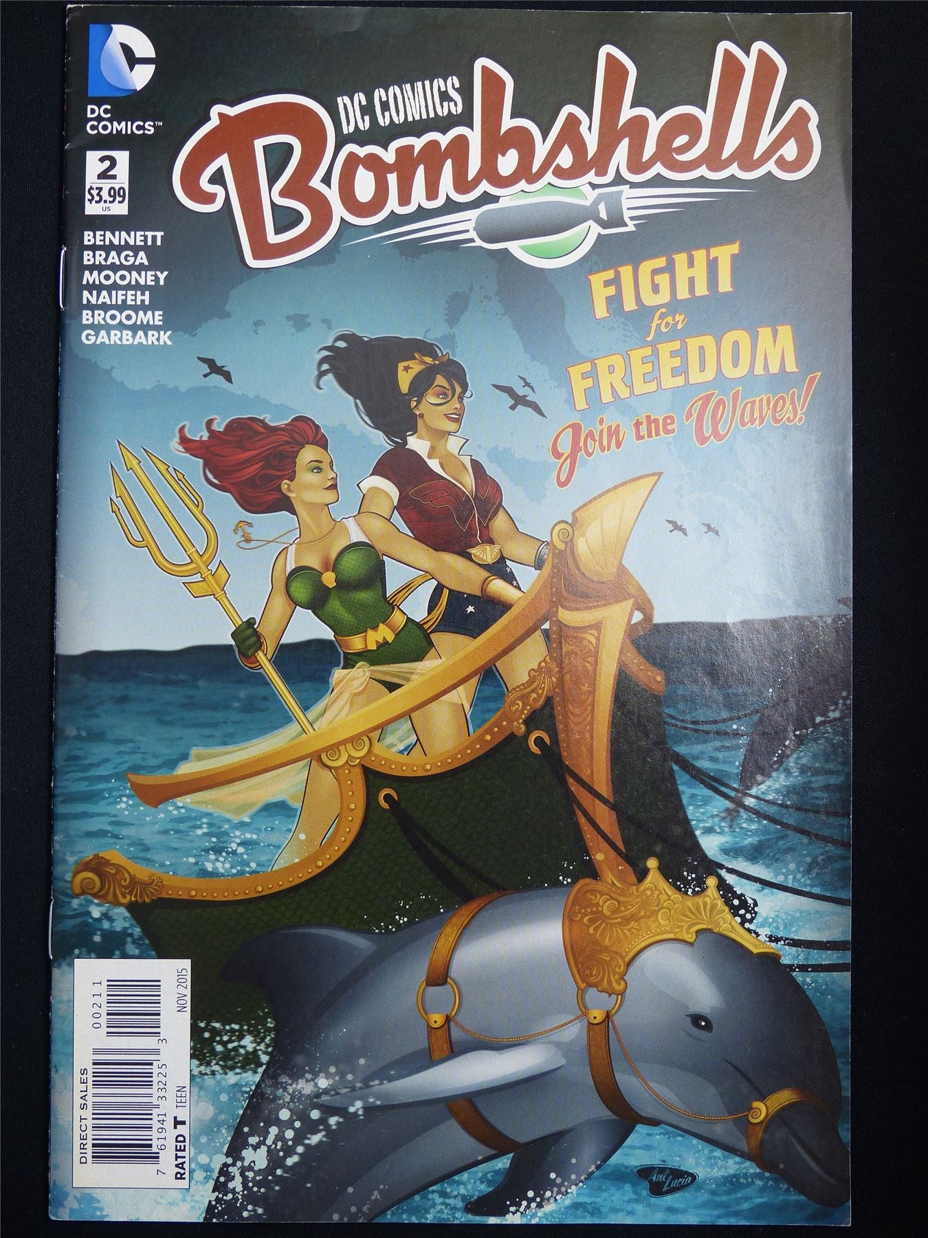 BOMBSHELLS #2 - DC Comic #2T7