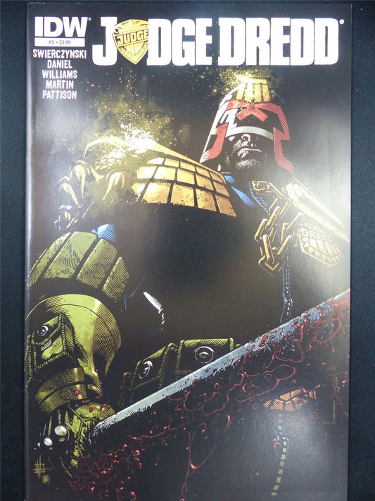 JUDGE Dredd #5 - IDW Comic #6BX