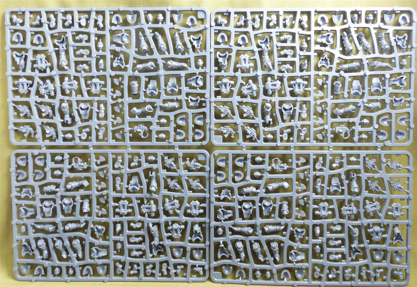 Legionaries in MKII power armour incomplete Sprue - Adeptas Astartes - Warhammer Horus Heresy #1A1