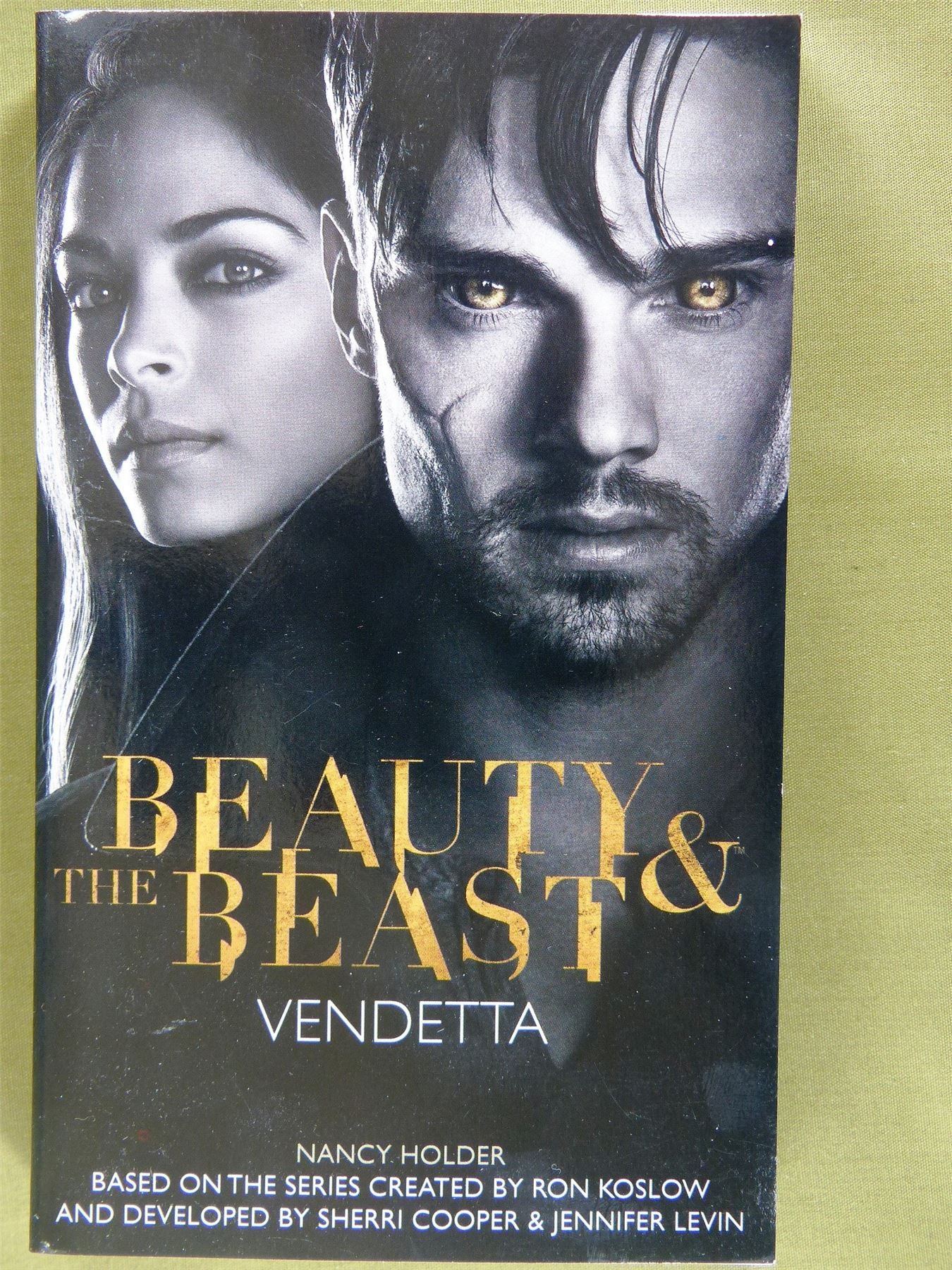 Beauty And The Beast Vendetta - Book Softback  #D