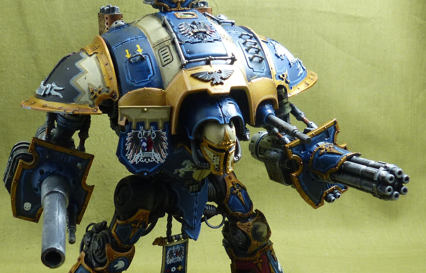 Imperial Knight with Forgeworld Shoulder Pads painted - Warhammer 40K #Z6