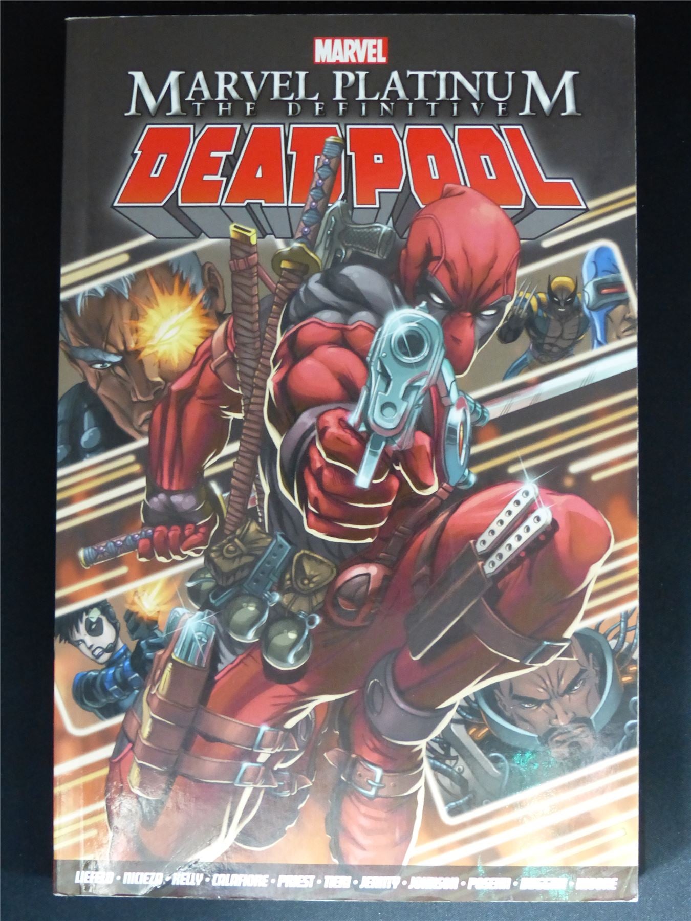 Marvel platinum The Definitive Deadpool - Marvel Graphic Softback #42U