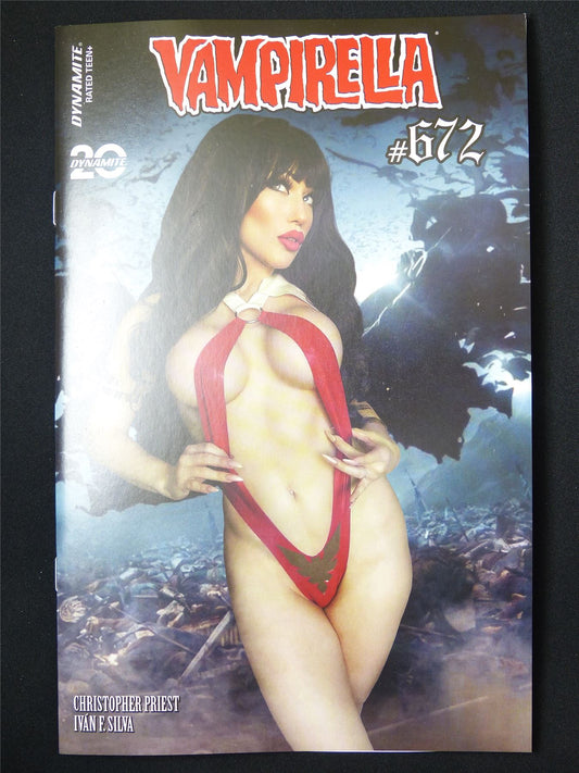 VAMPIRELLA #672 Cosplay Cvr - B&B Nov 2024 Dynamite Comic #2WE