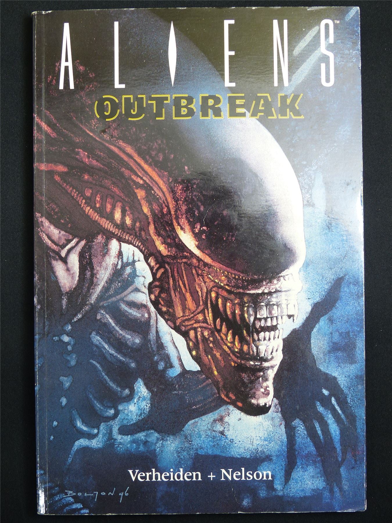 Aliens: Outbreak - Titan Graphic Softback #4RO