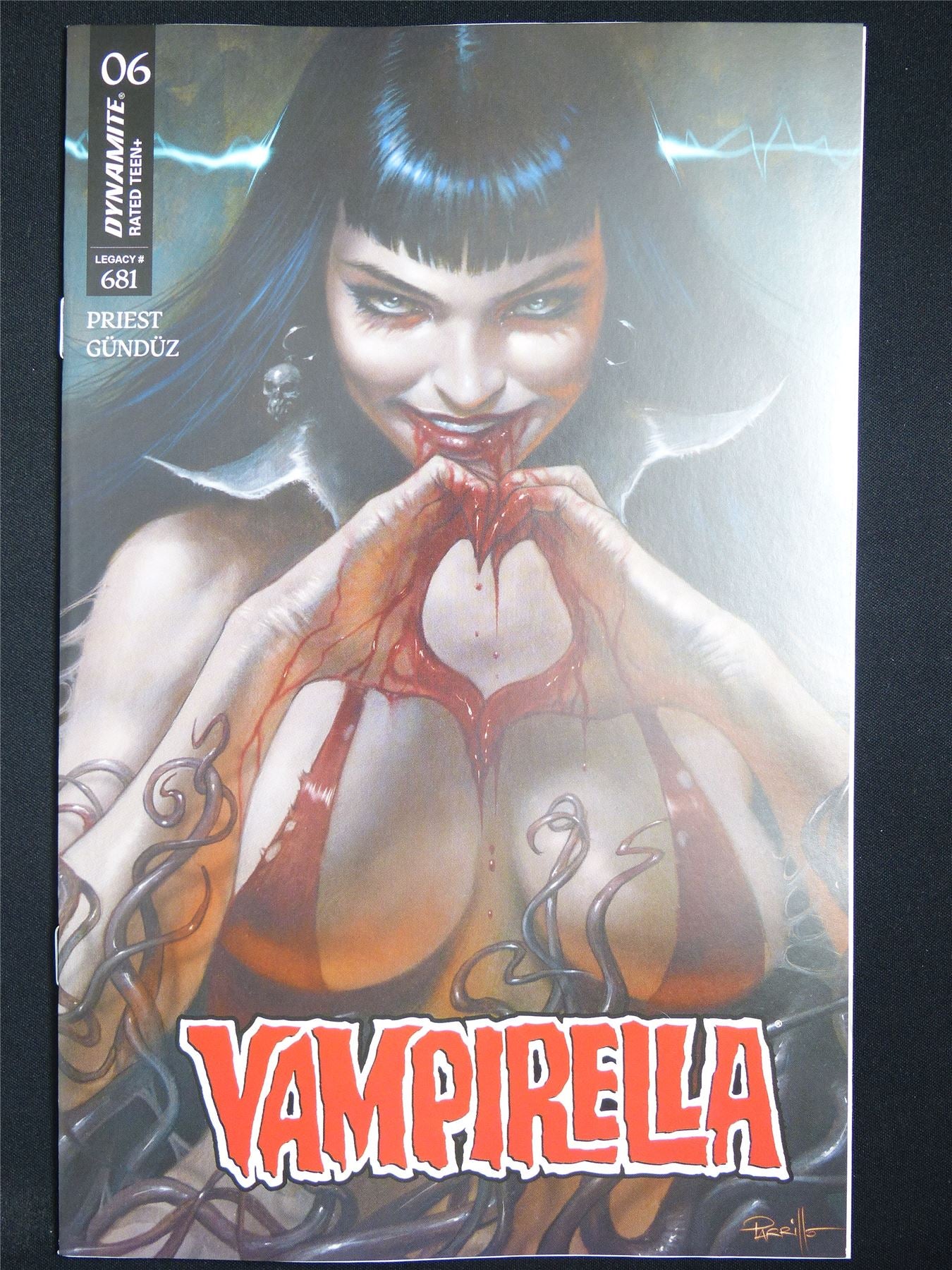 VAMPIRELLA #6 Cvr A - Nov 2025 Dynamite Comic #6PF
