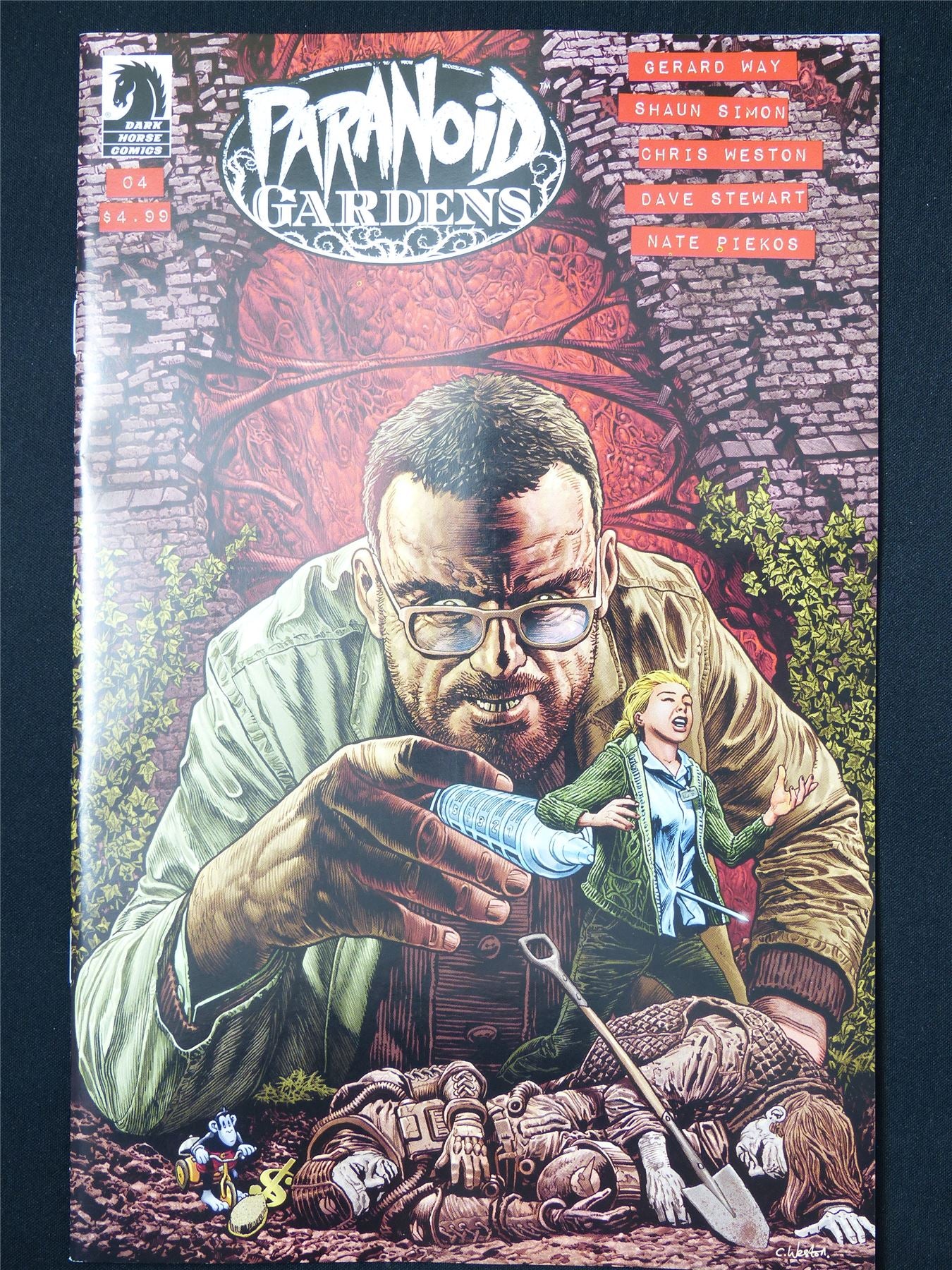 PARANOID Gardens #4 - B&B Oct 2024 Dark Horse Comic #3CI