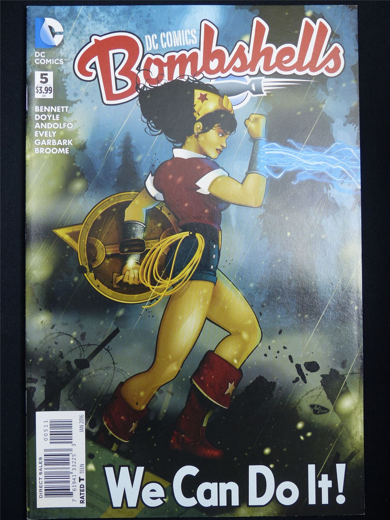 BOMBSHELLS #5 - DC Comic #2T4