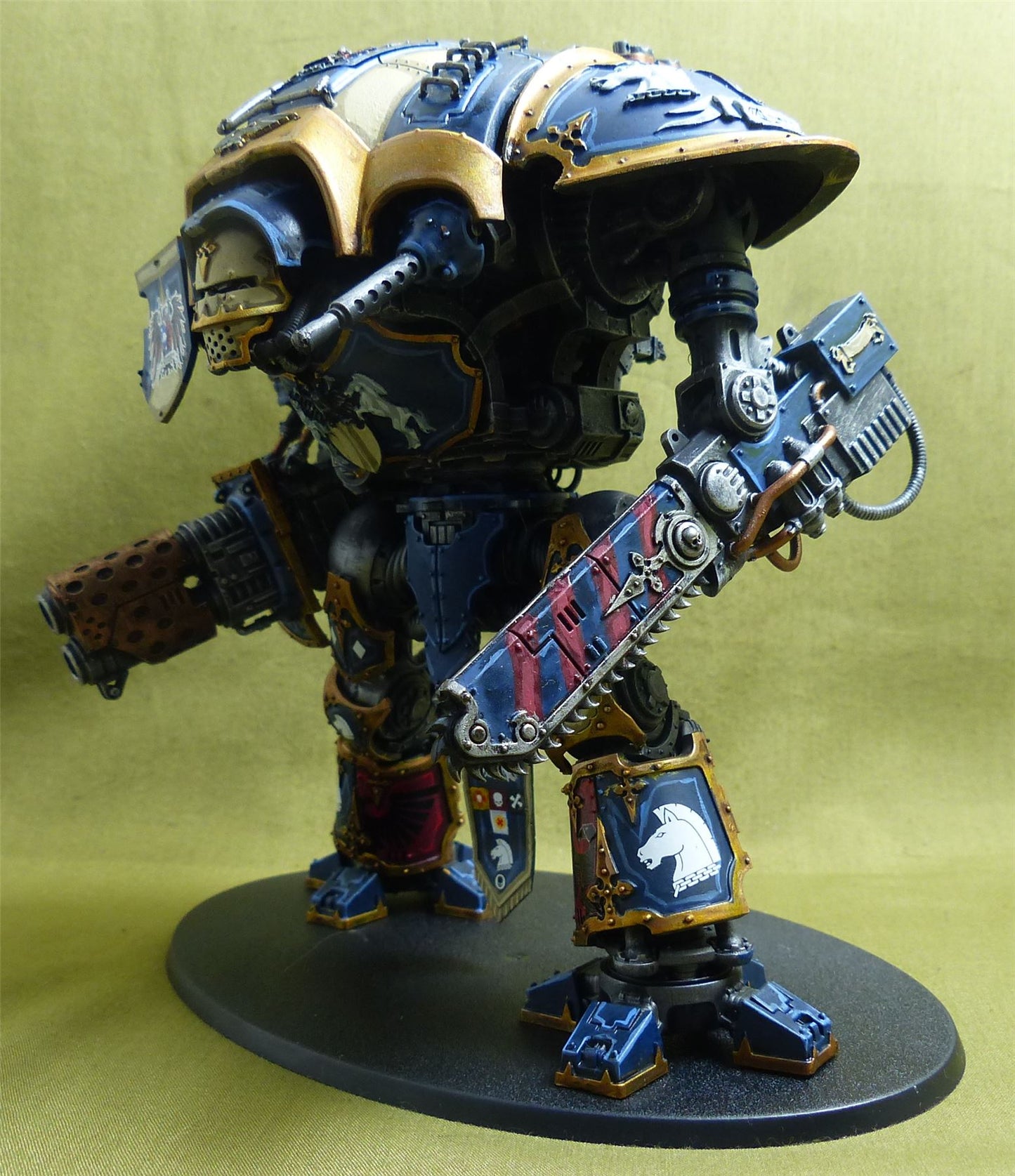 Imperial Knight with Forgeworld Shoulder Pads painted - Warhammer 40K #ZC