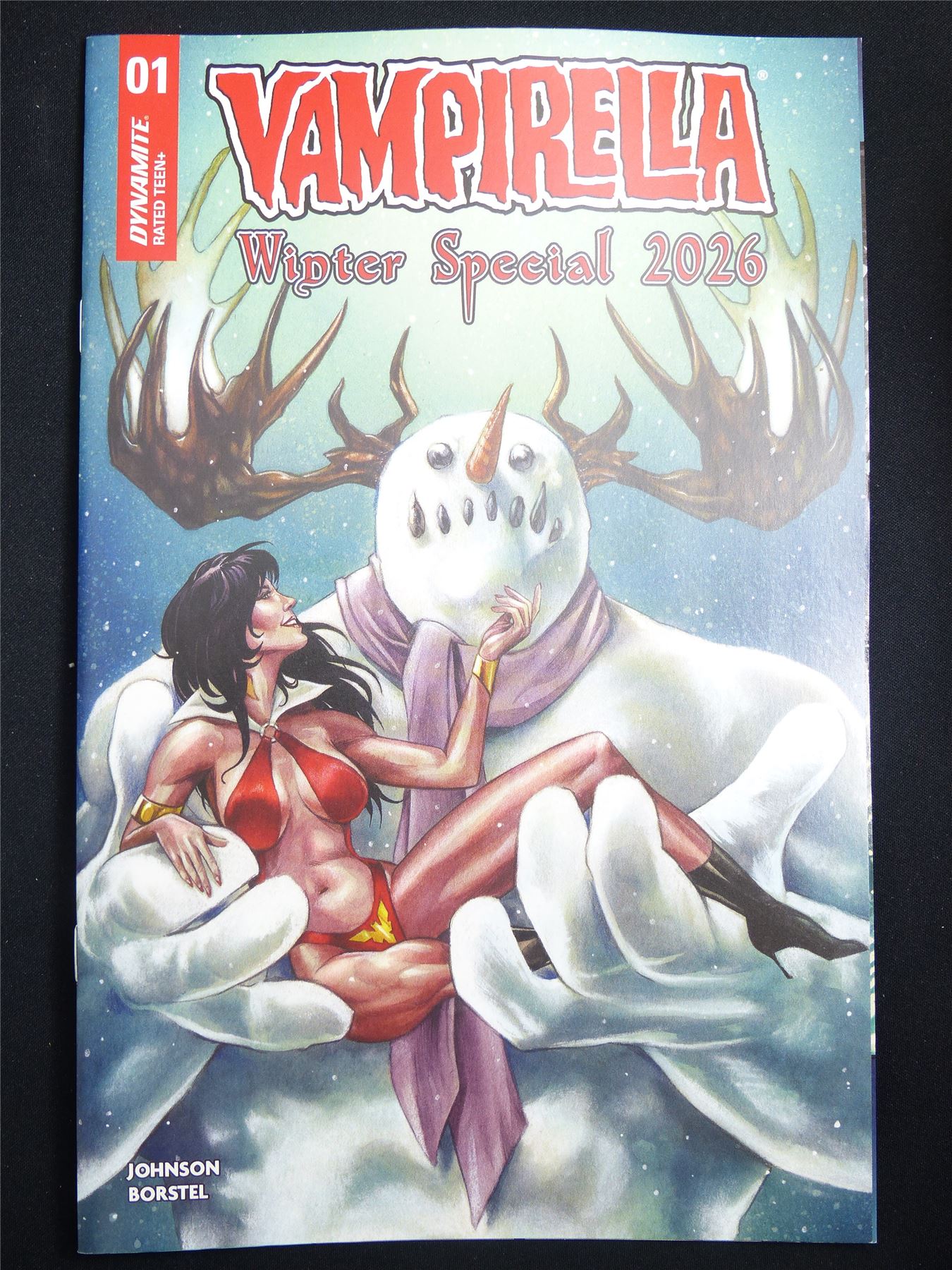 VAMPIRELLA Wingter Special 2026 Cvr A - Feb 2026 Dynamite Comic #26K
