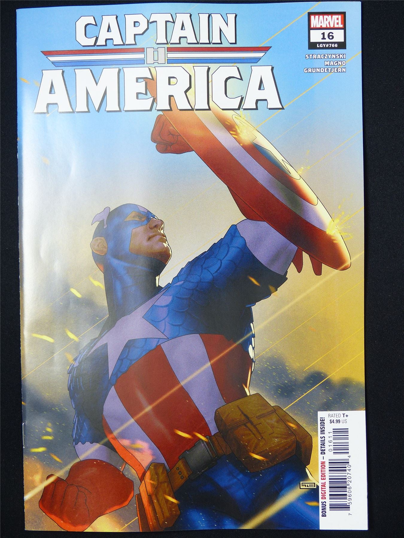 CAPTAIN America #16 - Feb 2025 Marvel Comic #64X