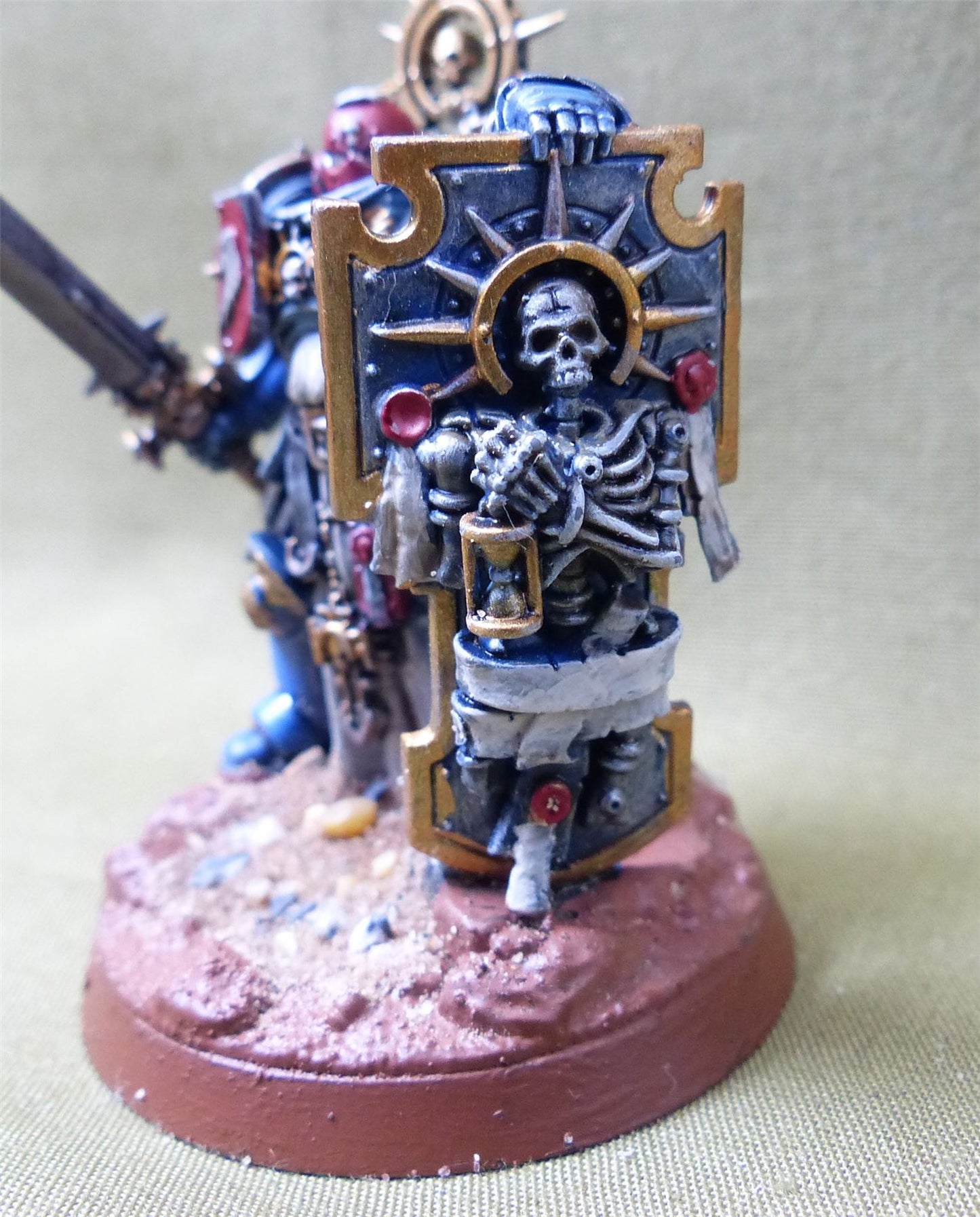 Space Marines - Captain with Relic Shield painted - Warhammer 40K #19U