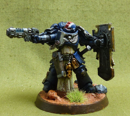 Lieutenant with Storm Shield painted - Space Marines - Warhammer 40K #1IY