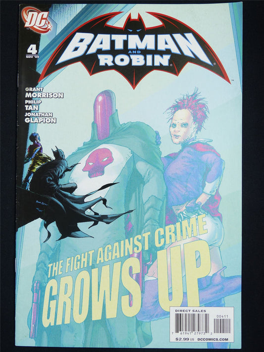 BATMAN and Robin #4 - DC Comic #6E1