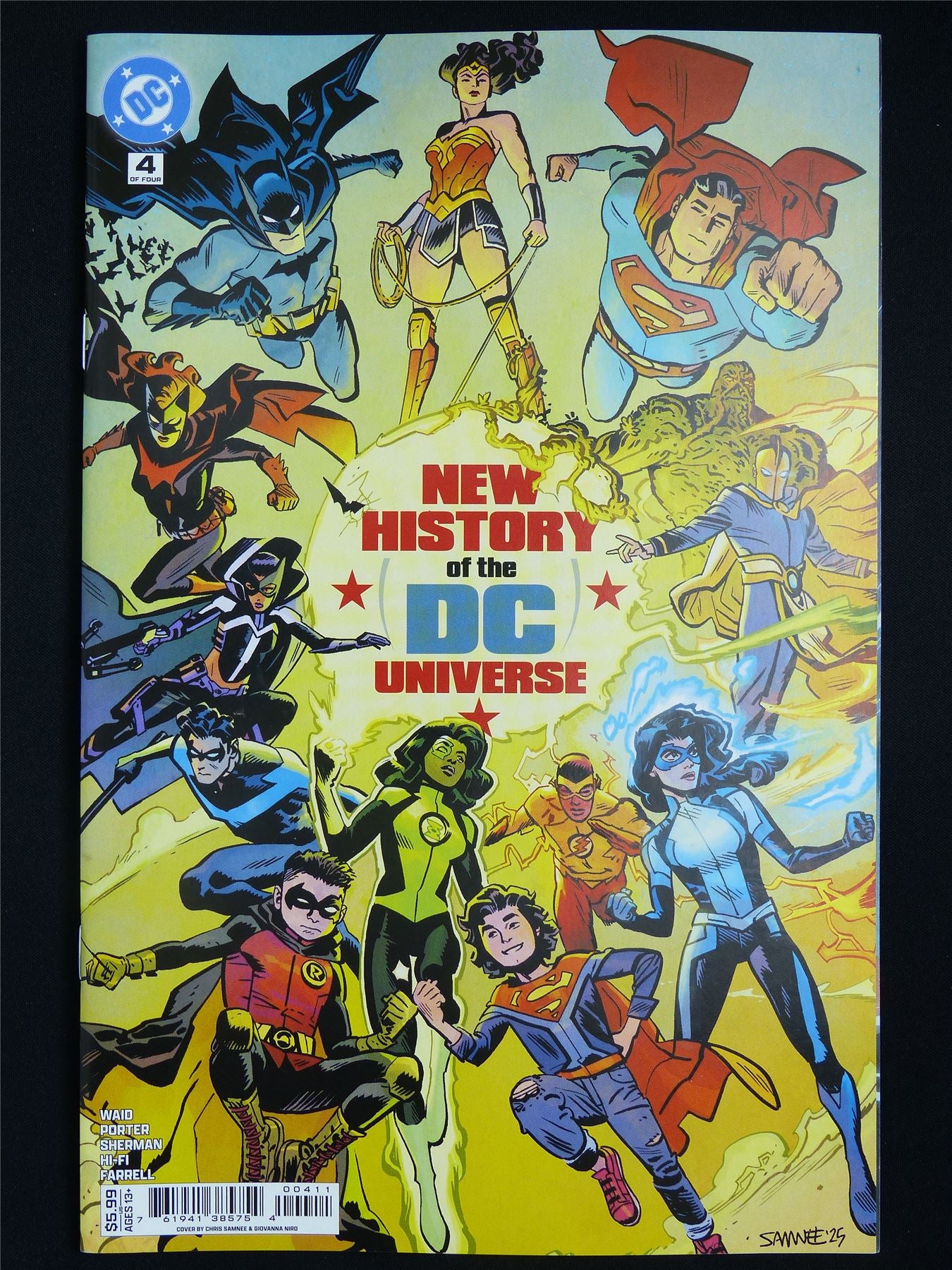 NEW History of the DC Universe #4 - DC Comic #5X9