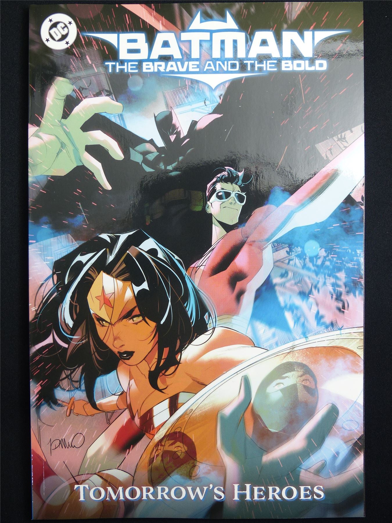 Batman: The Brave and the Bold: Tomorrow's Heroes - DC Graphic Softback #4TW