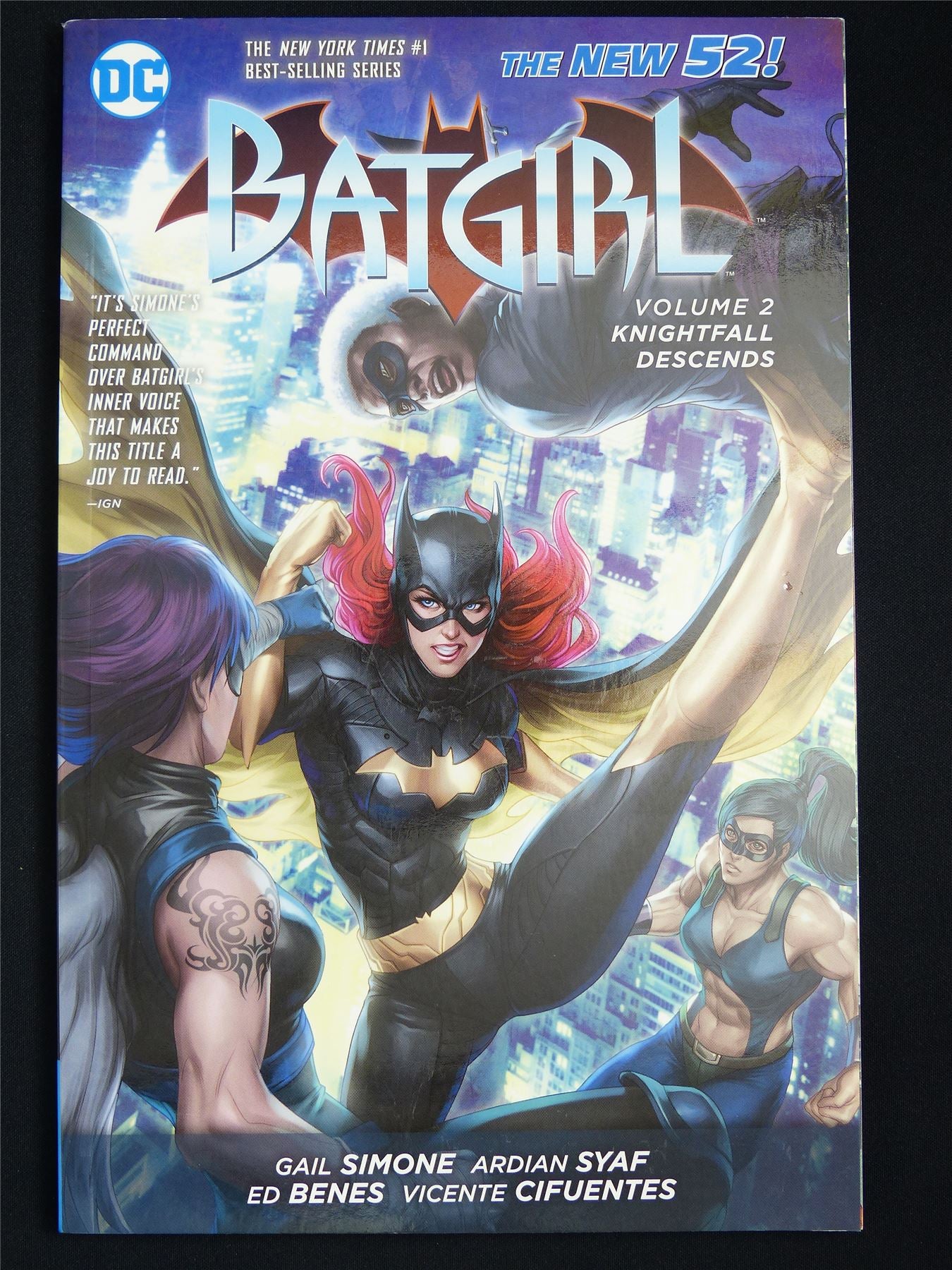 Batgirl volume 2: Knightfall Descends - DC Graphic Softback #X3