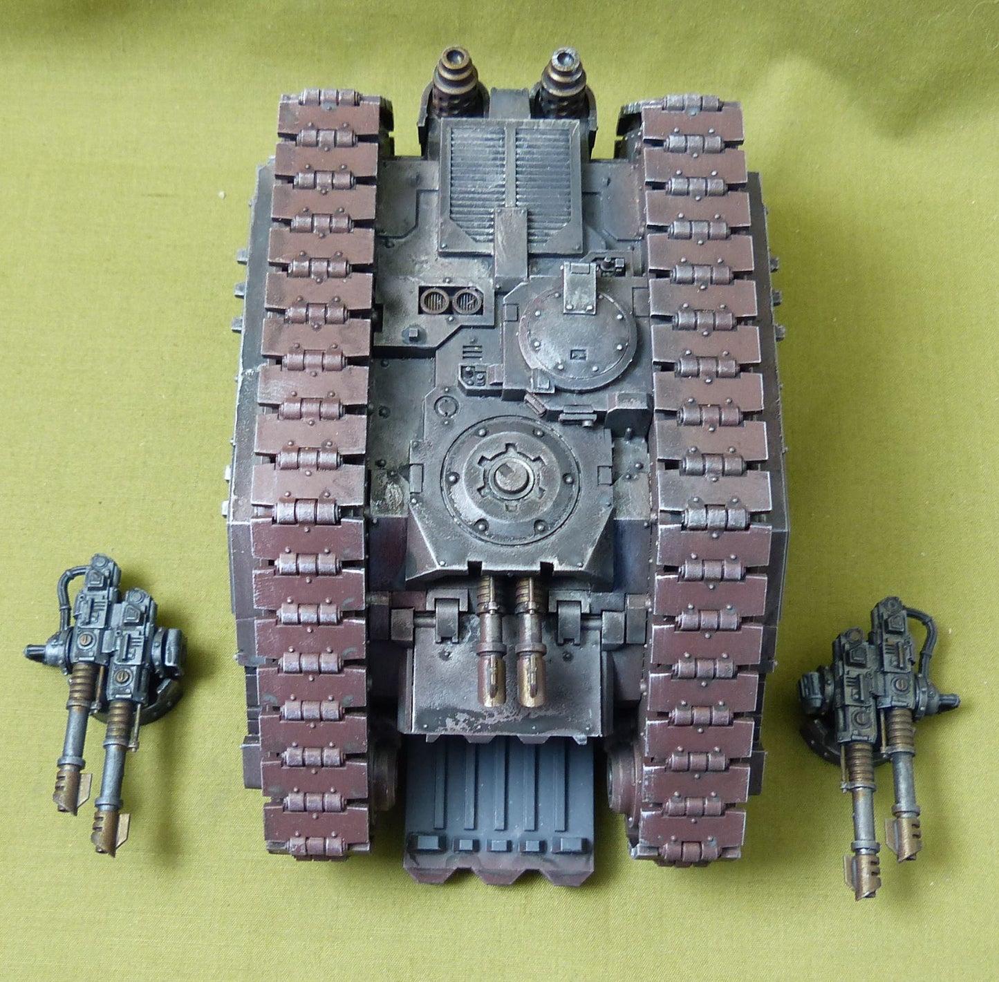 Land Raider painted - Iron Hands - Warhammer Horus Heresy #9H1