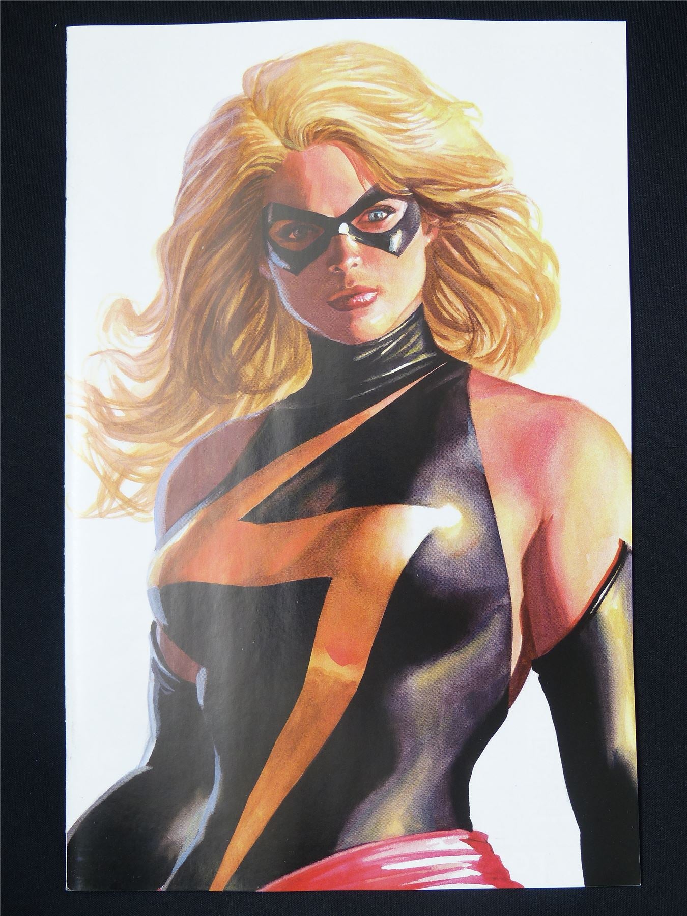 X-MEN #16 Variant - Jul 2025 Marvel Comic #6R