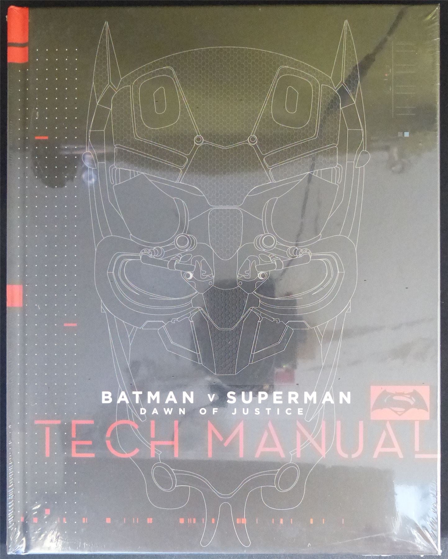 Batman v Superman: Dawn of Justice Tech Manual Gift Book - Titan Hardback #3S