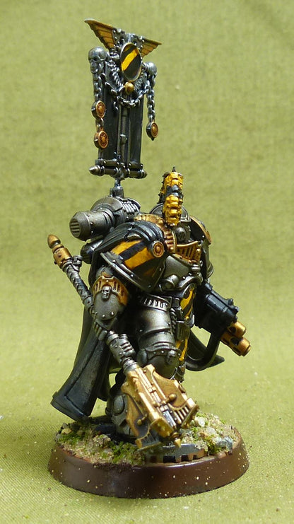 Centurion with Power Maul painted - Iron Warriors - Warhammer Horus Heresy #1QN