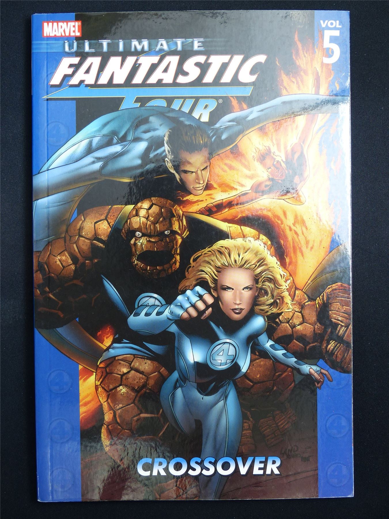 Ultimate Fantastic Four vol 5: Crossover - Marvel Graphic Softback #2WB