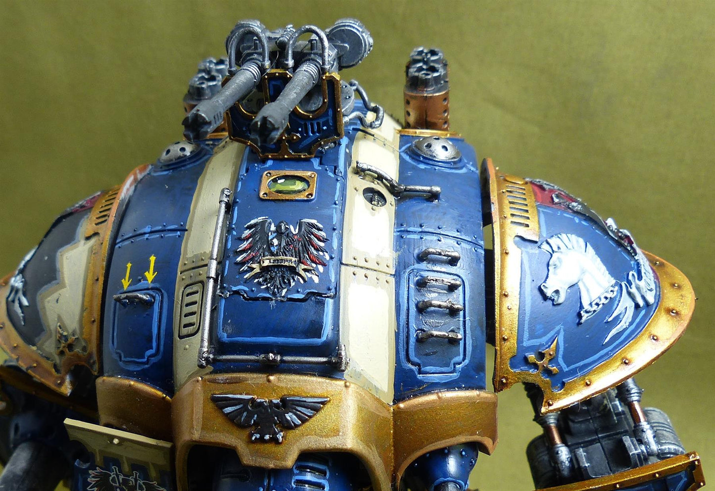 Imperial Knight with Forgeworld Shoulder Pads painted - Warhammer 40K #Z6