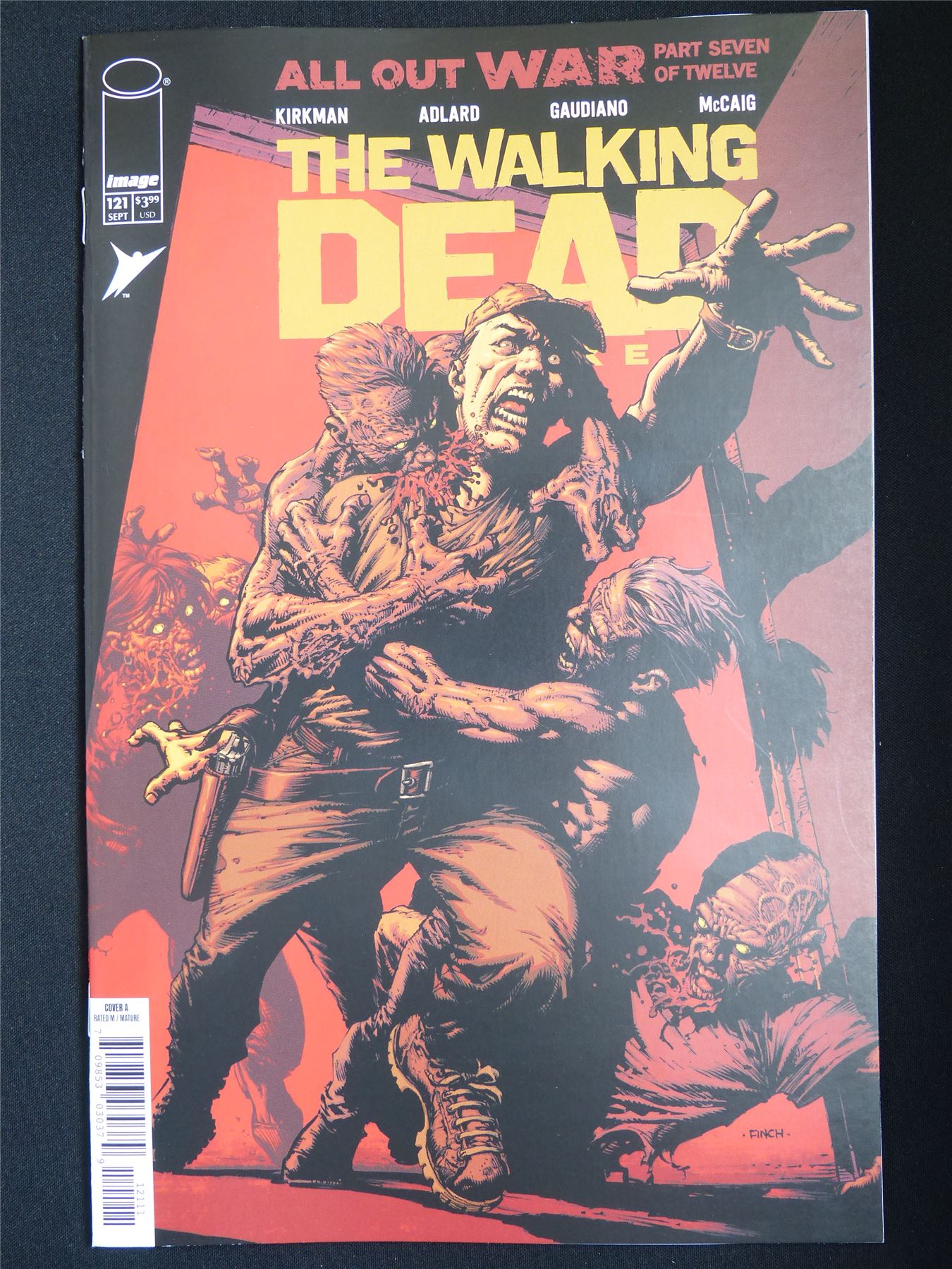 The WALKING Dead Deluxe #121 - Sep 2025 Image Comic #43V