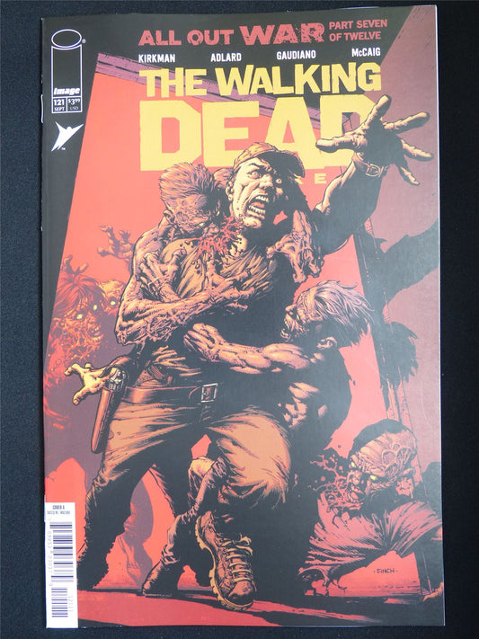 The WALKING Dead Deluxe #121 - Sep 2025 Image Comic #43V