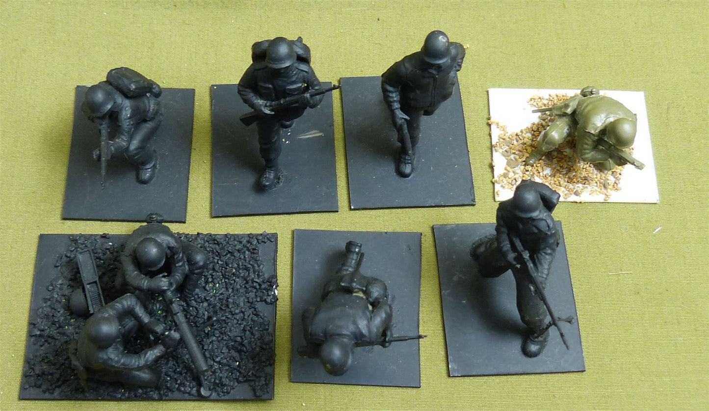 British Assault Troop and Machine Gun 1/35 scale - WW2 Model #17A