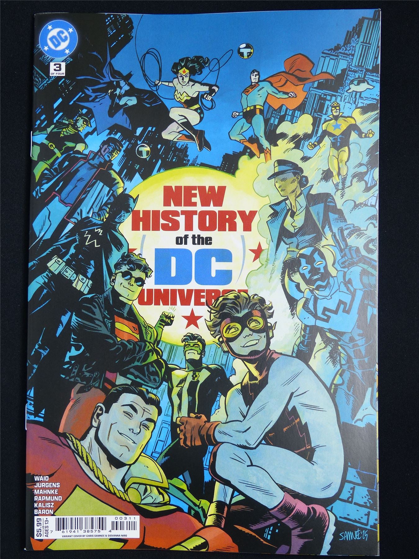 NEW History of the DC universe #3 - Nov 2025 DC Comic #4GK