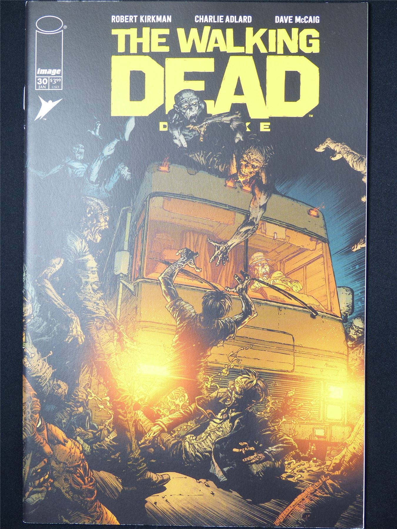 The WALKING Dead Deluxe #30 - B&B Image Comic #7R3