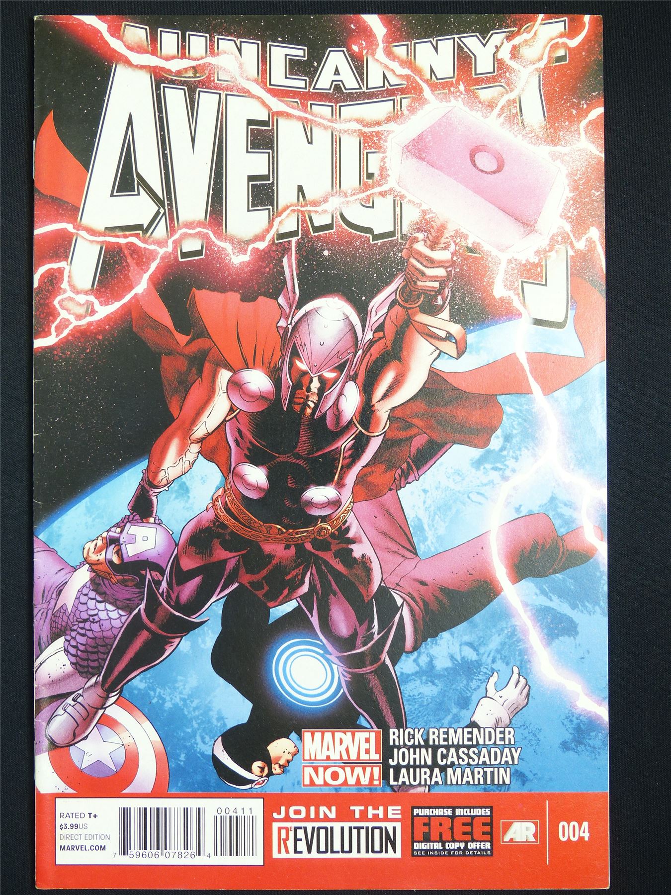 Uncanny AVENGERS #4 - Marvel Comic #69U