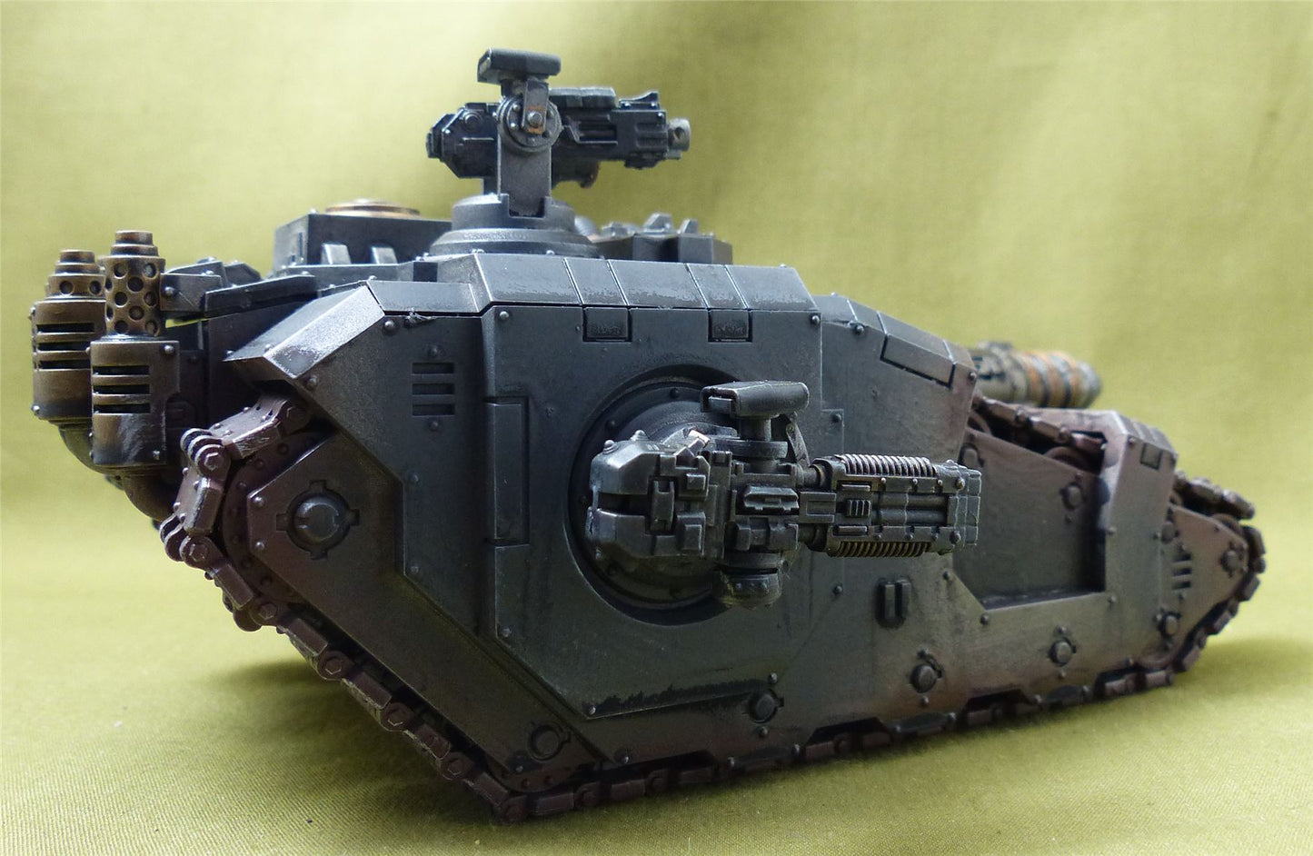 Sicaran Venator Tank Hunter painted - Iron Hands - Warhammer Horus Heresy #9H2